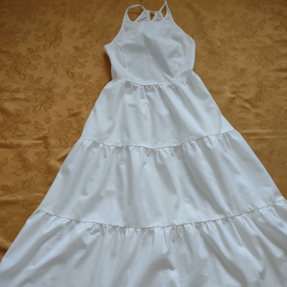 New 🎀 Petal & Pup halter tiered dress back cutout - Picture 4 of 12